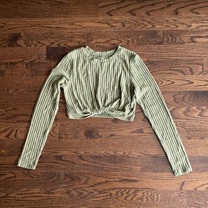 Cropped long sleeve shirt